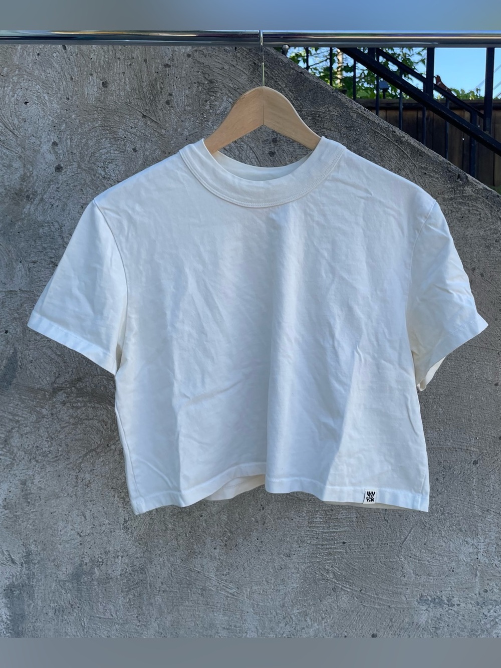 Lucy and Yak cropped white tee size large